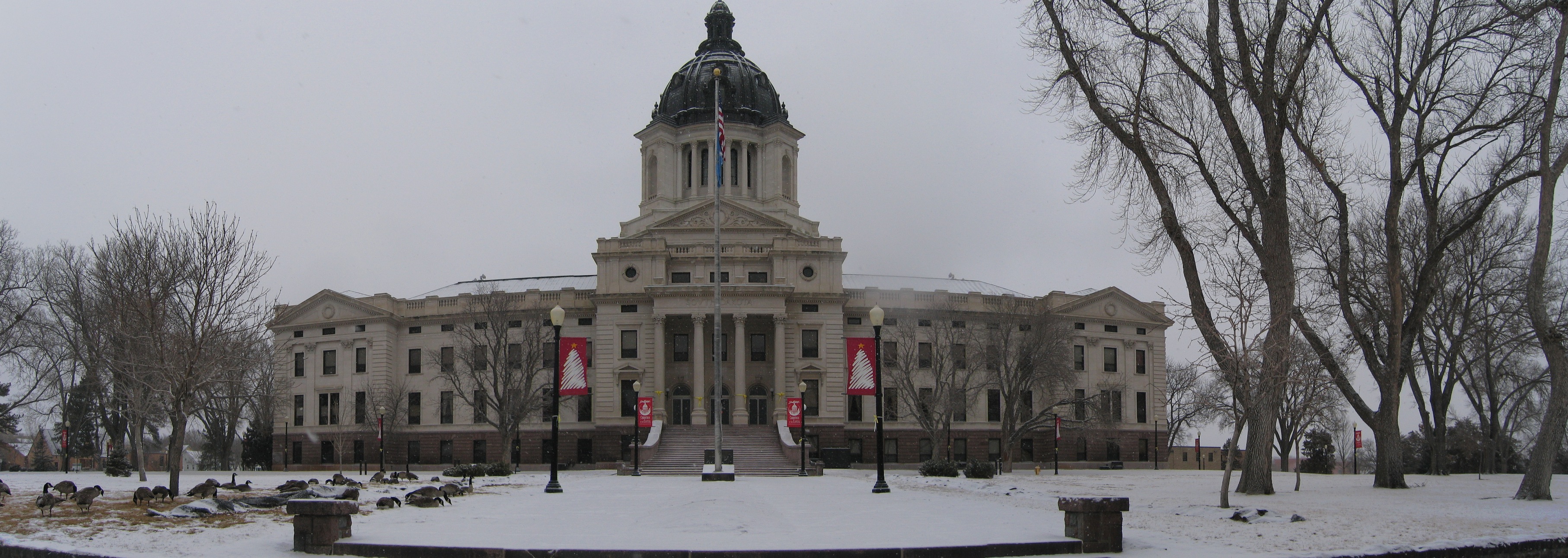 South_Dakota_Capitol_in_winter
